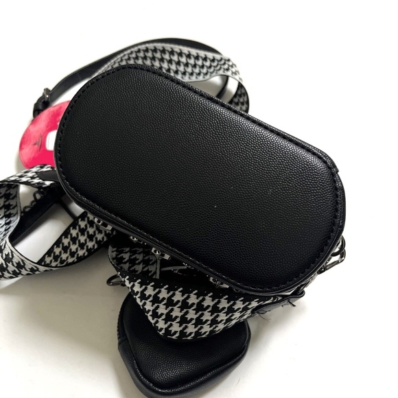 NWT BETSEY JOHNSON Studded Heart Crossbody + Pouch Black Top Handle Love Hearts - Picture 8 of 10